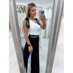 Неустоим двуцветен дамски спортен комплект в модерна кройка и фирмени надписи-4003