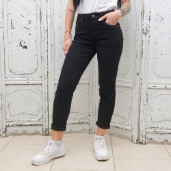 Дамски дънки mom fit в черен цвят с висока талия и свободна кройка-2792