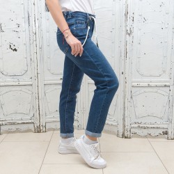 Тъмно сини удобни дамски дънки тип mom fit с висока талия и цветни връзки-2717